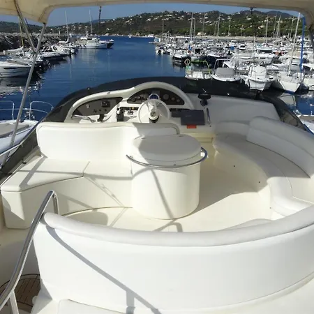 Πλωτό κατάλυμα Motorboat Murano In Σκιάθος Πόλη