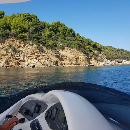 Motorboat Murano In Πλωτό κατάλυμα *