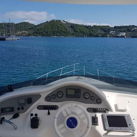 Motorboat Murano In Πλωτό κατάλυμα